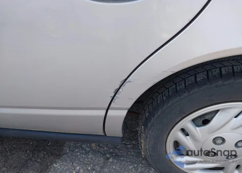 2001 Saturn Sl z USA, uszkodzony, nr VIN 1G8ZF528X1Z304093